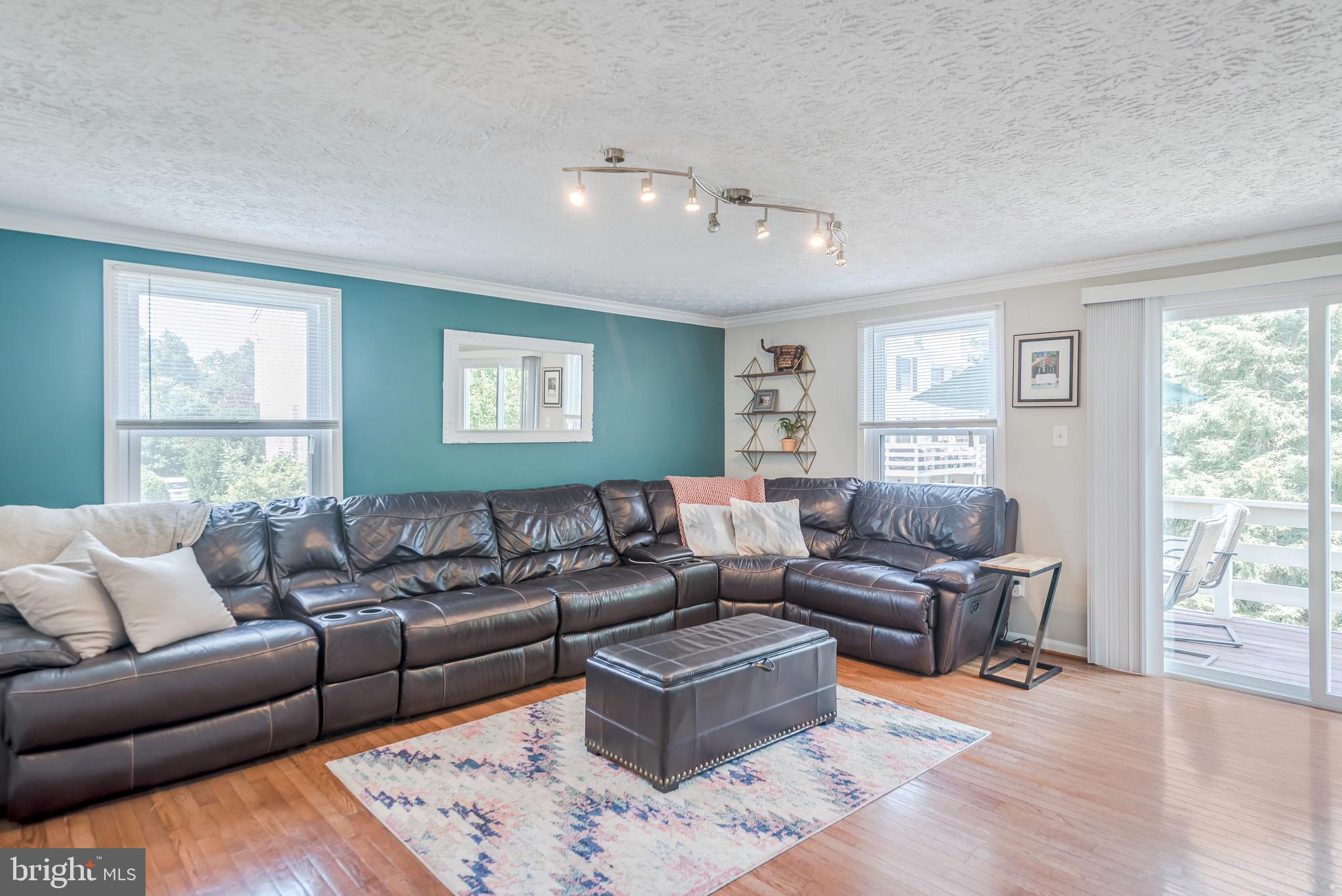 1701 Sundance Drive Reston, VA 20194 - Photo 7 of 24 Incredibly bright and spacious living area!