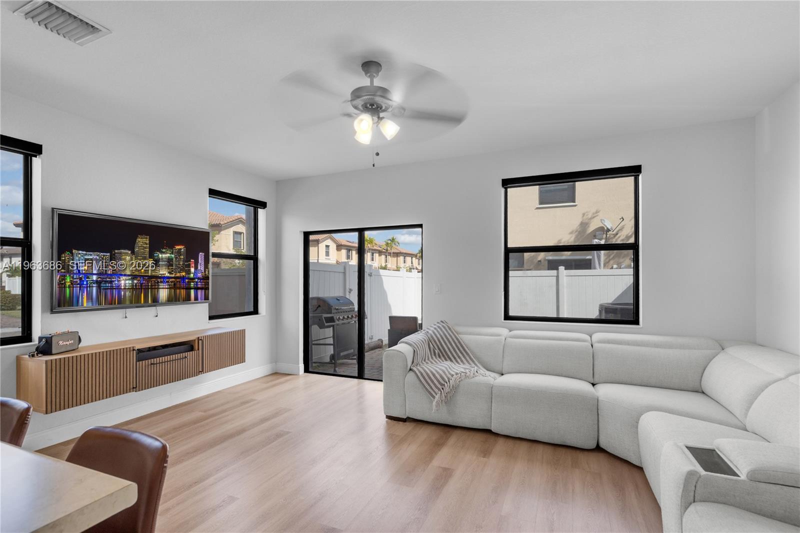 9393 West 33rd Way Hialeah, FL 33018 - Photo 13 of 33 family room