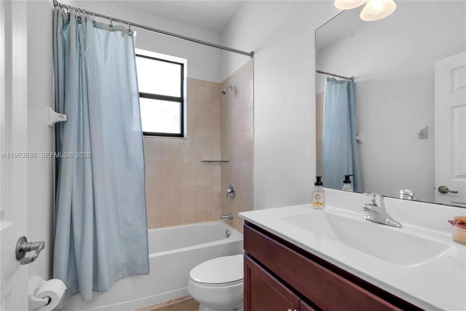 9393 West 33rd Way Hialeah, FL 33018 - Photo 20 of 33 upstairs shared bath