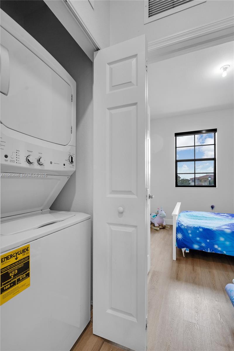 9393 West 33rd Way Hialeah, FL 33018 - Photo 24 of 33 laundry/upstairs