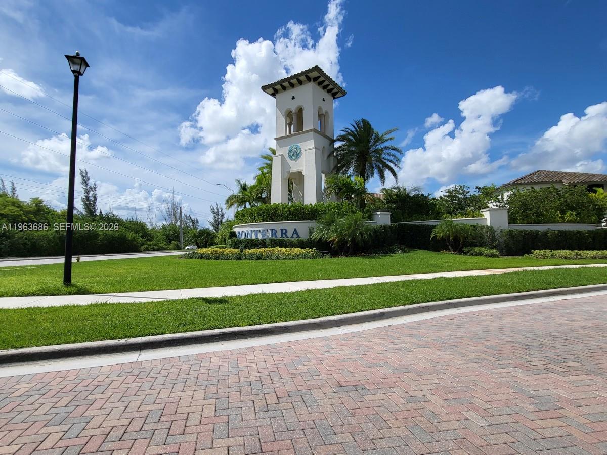 9393 West 33rd Way Hialeah, FL 33018 - Photo 28 of 33