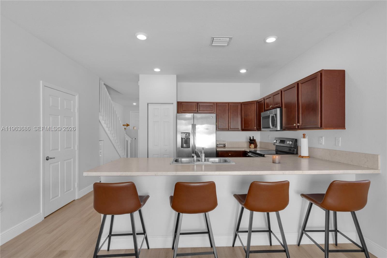 9393 West 33rd Way Hialeah, FL 33018 - Photo 10 of 33