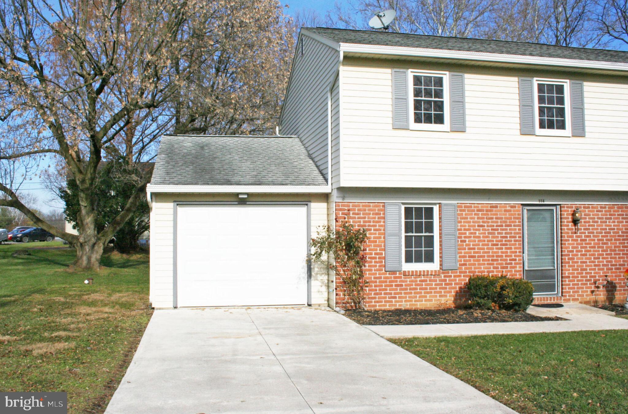114 Miller Road Akron, PA 17501 - Photo 3 of 27