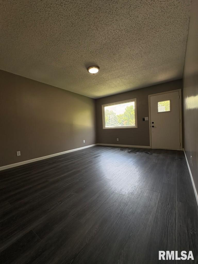 2043 Scarborough Road Springfield, IL 62702 - Photo 6 of 31