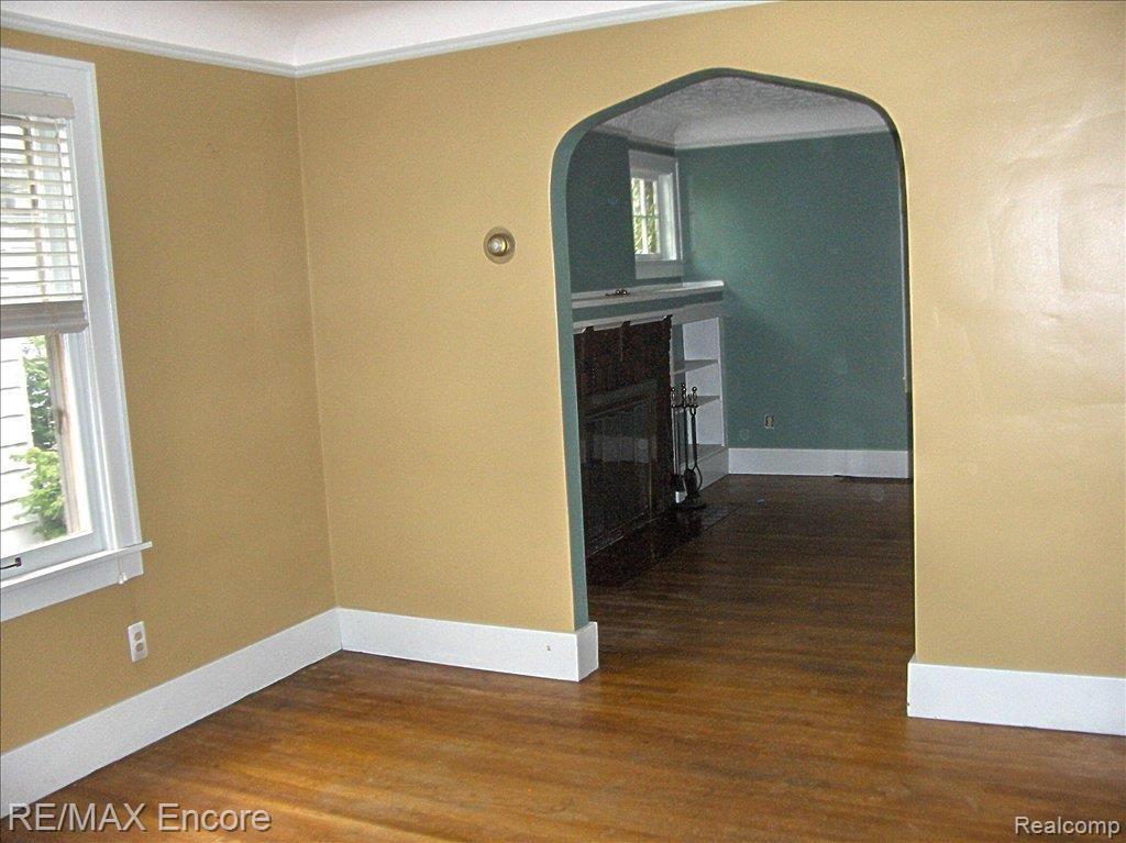 76 Chippewa Road Pontiac, MI 48341 - Photo 8 of 21 Formal Dining v2