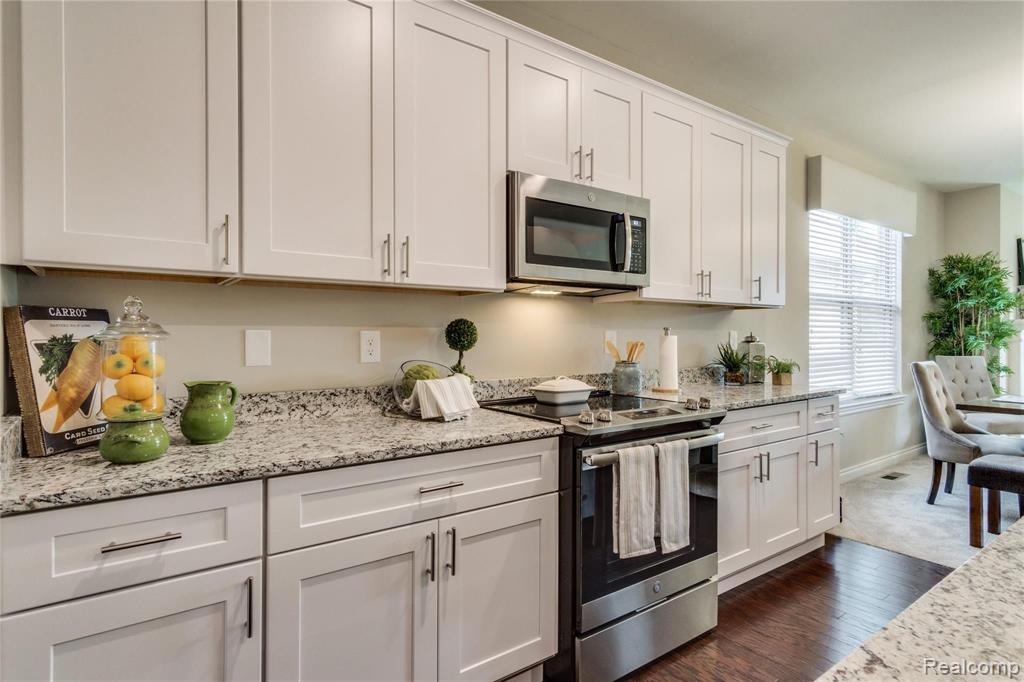 3191 Blossom Ridge Boulevard Rochester, MI 48306 - Photo 4 of 39