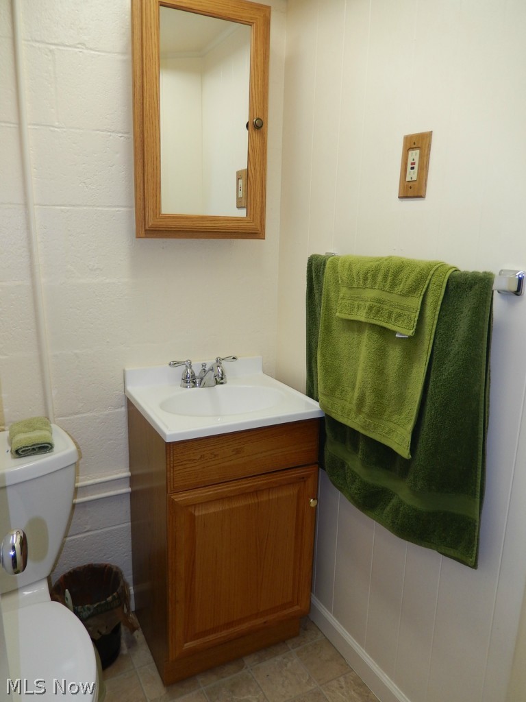2318 Keystone Road Cleveland, OH 44134 - Photo 17 of 24 Lower Level Bath with Shower