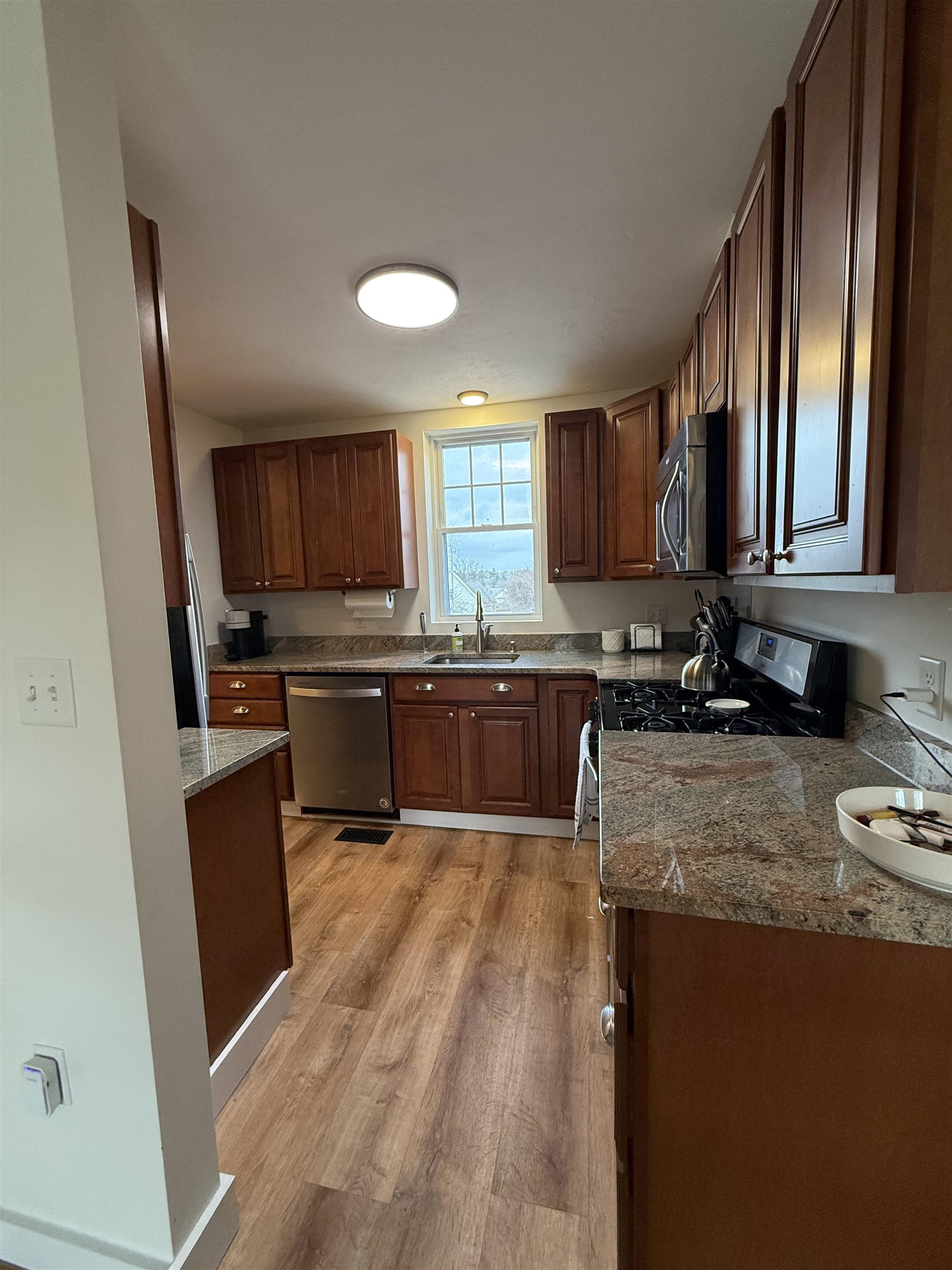 94 B Range Road Windham, NH 03087 - Photo 18 of 36