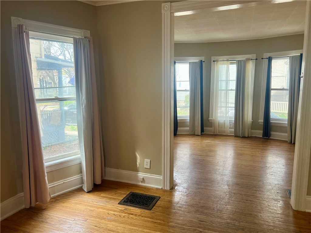 237 Richard Street Rochester, NY 14607 - Photo 13 of 24