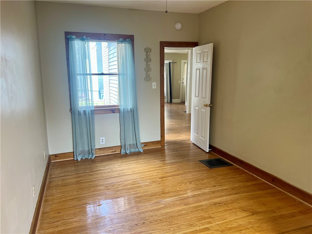 237 Richard Street Rochester, NY 14607 - Photo 16 of 24