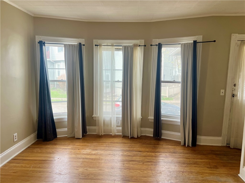 237 Richard Street Rochester, NY 14607 - Photo 5 of 24