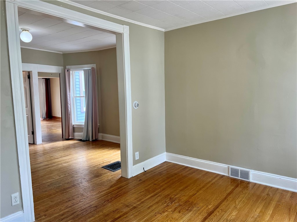 237 Richard Street Rochester, NY 14607 - Photo 7 of 24