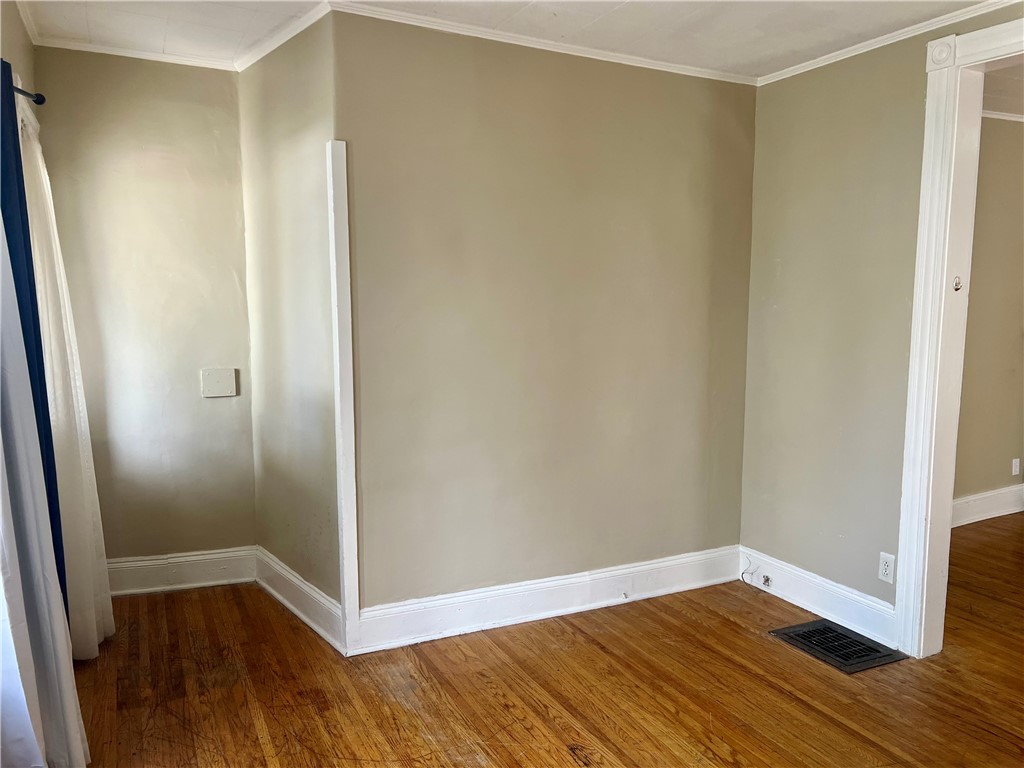 237 Richard Street Rochester, NY 14607 - Photo 8 of 24