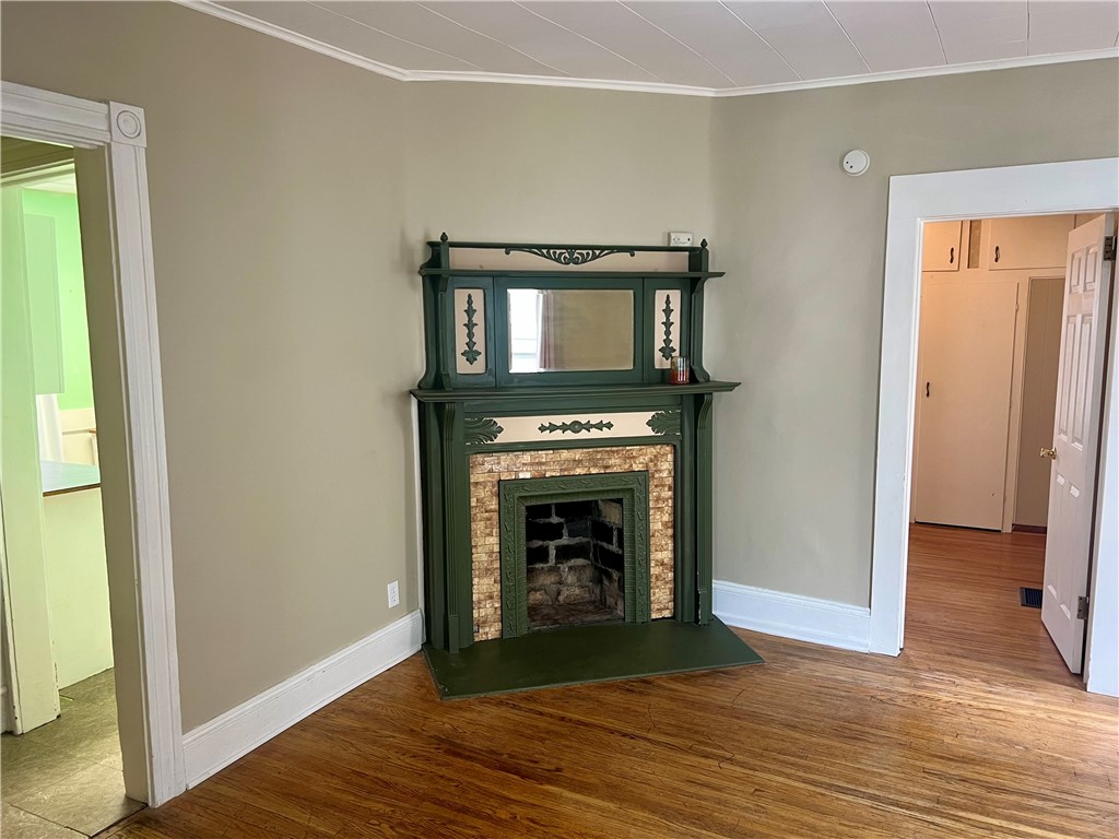 237 Richard Street Rochester, NY 14607 - Photo 10 of 24