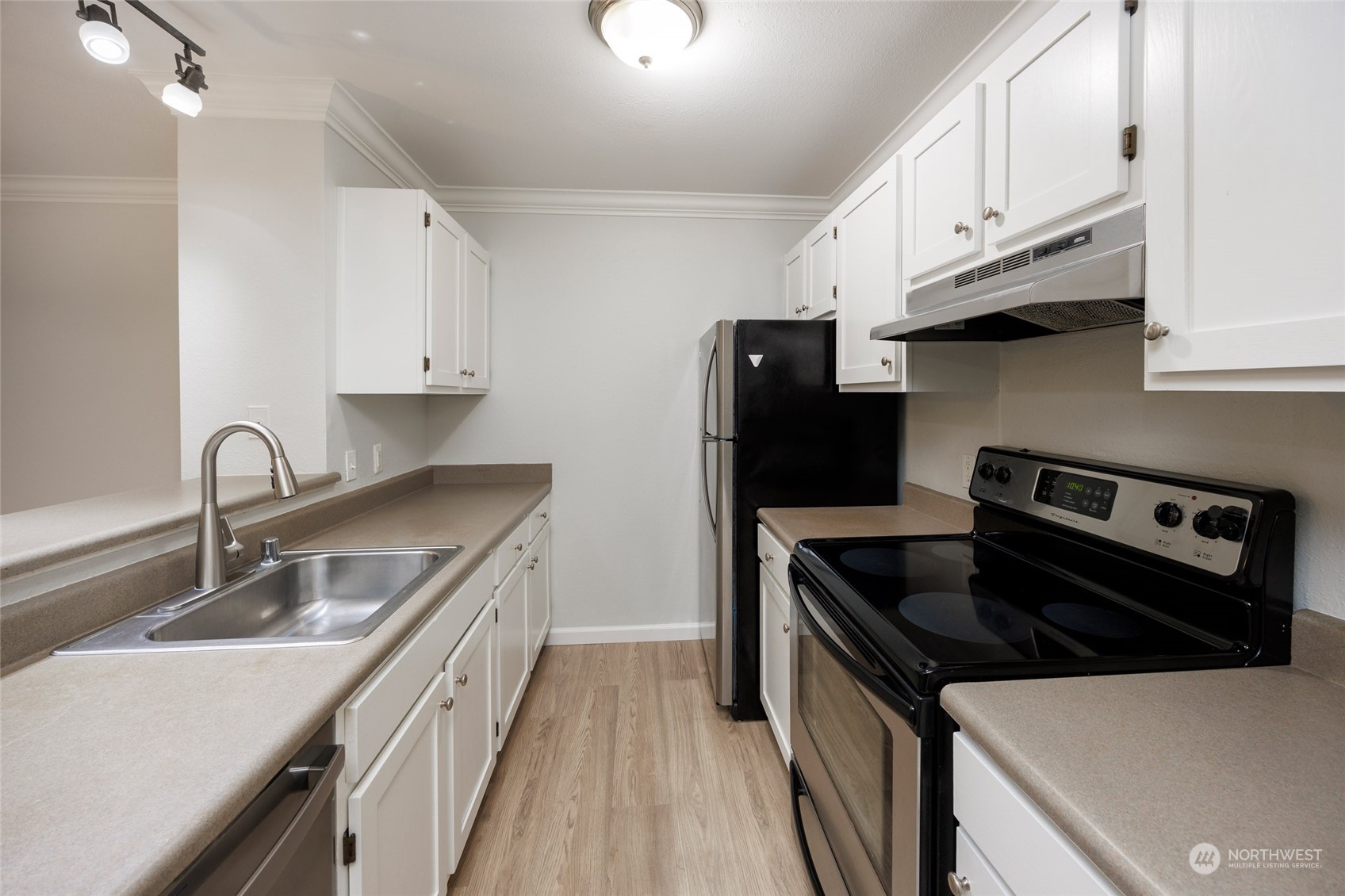 31500 33rd Place Southwest, Unit R101 Federal Way, WA 98023 - Photo 7 of 34