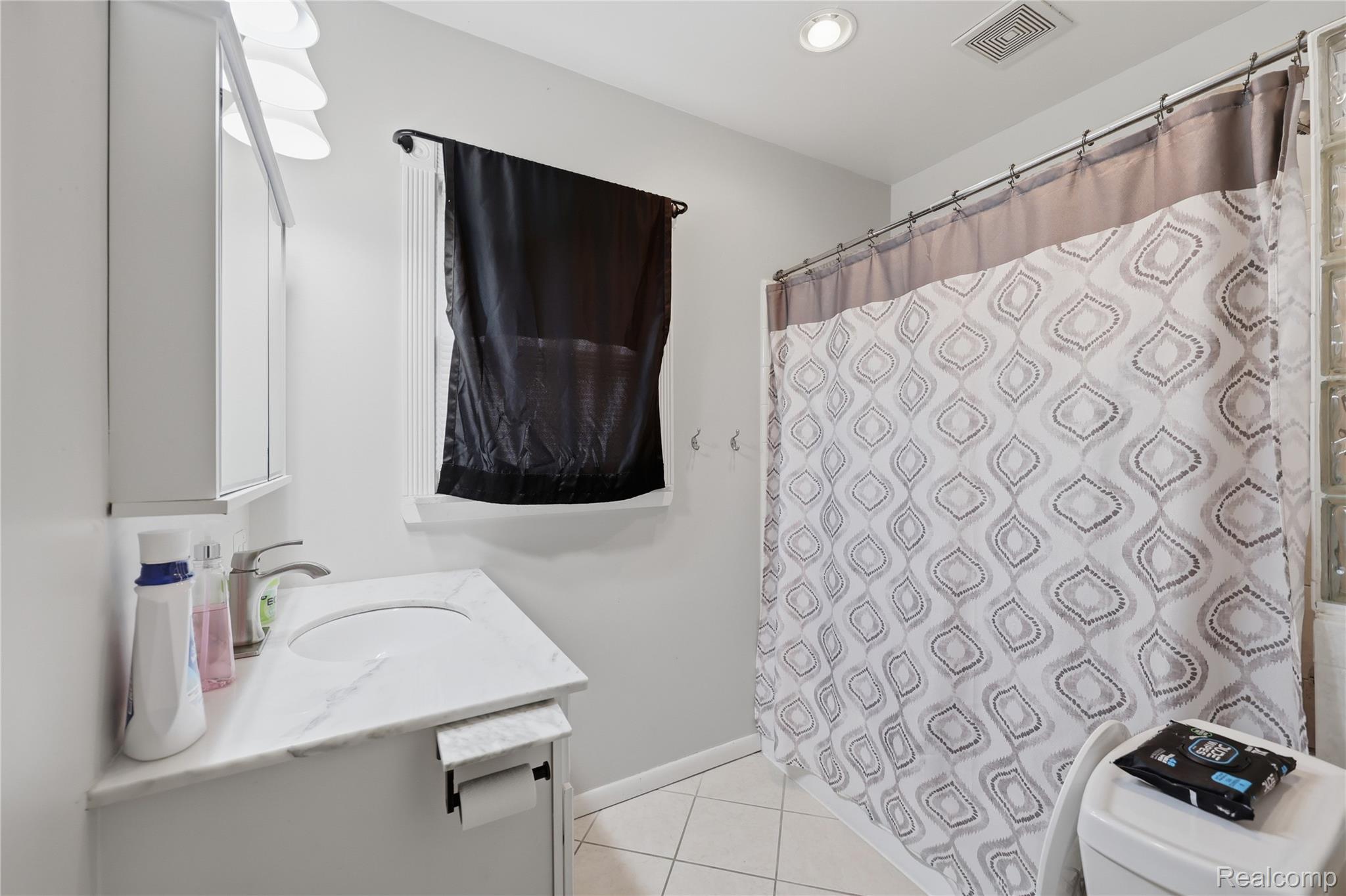 1630 Gordon Street Port Huron, MI 48060 - Photo 20 of 25 gordon-19.jpg