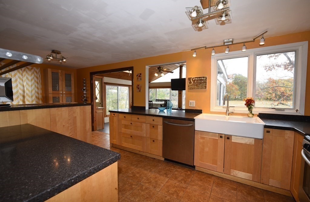 279 Gannett Road Scituate, MA 02066 - Photo 14 of 40 Gallery Image 14