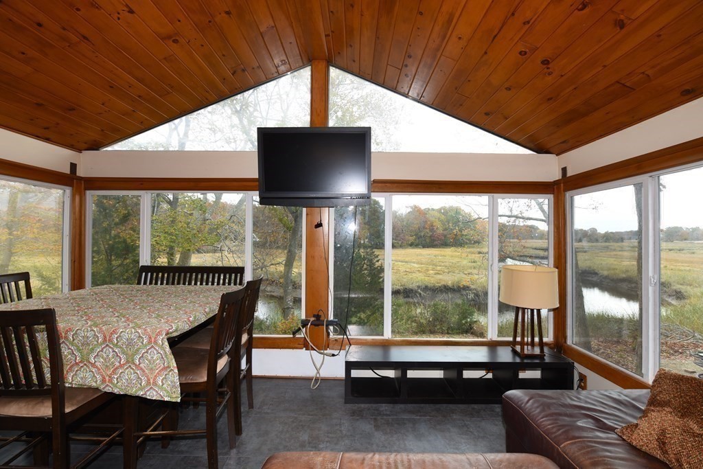 279 Gannett Road Scituate, MA 02066 - Photo 17 of 40 Gallery Image 17