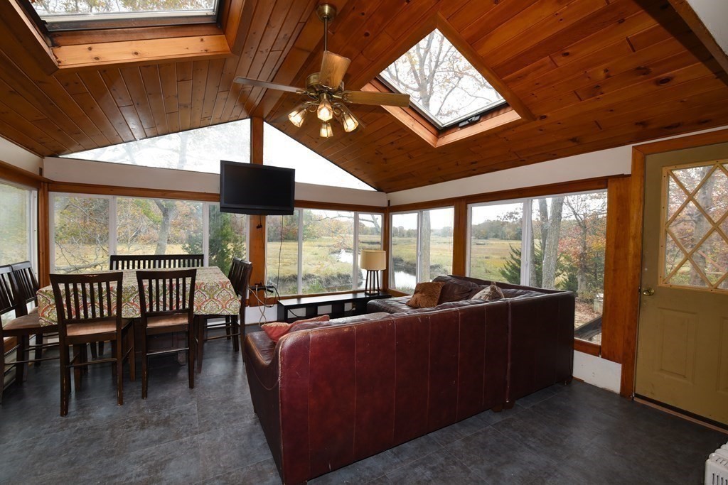 279 Gannett Road Scituate, MA 02066 - Photo 18 of 40 Gallery Image 18