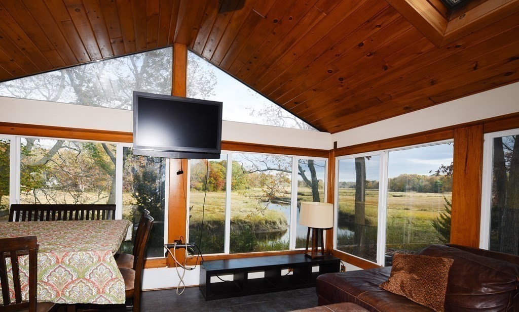 279 Gannett Road Scituate, MA 02066 - Photo 20 of 40 Gallery Image 20