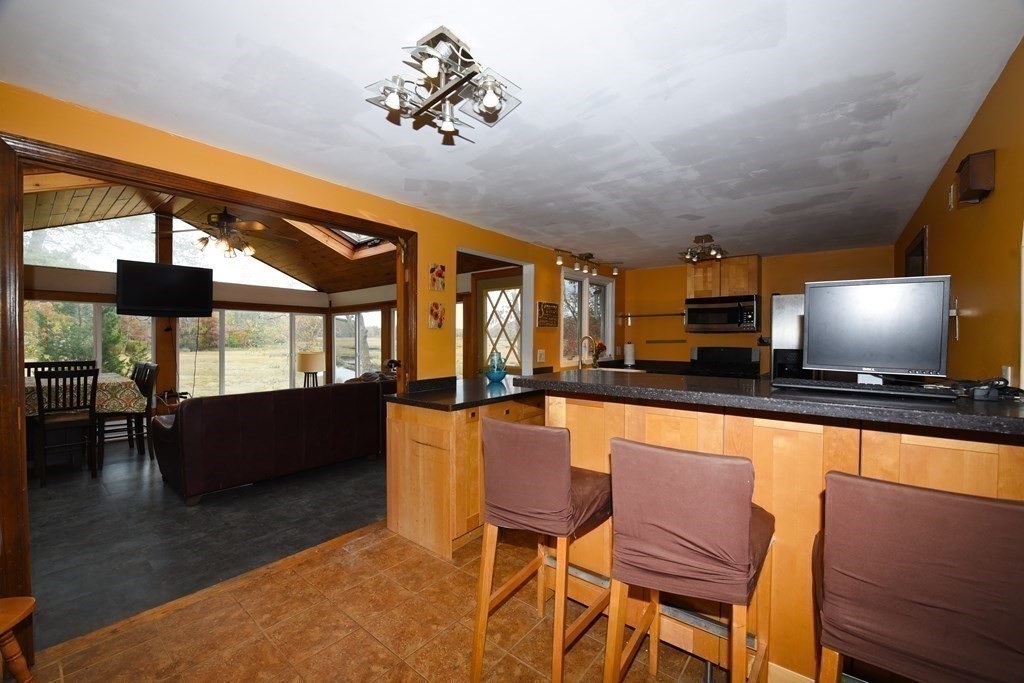 279 Gannett Road Scituate, MA 02066 - Photo 8 of 40 Gallery Image 8