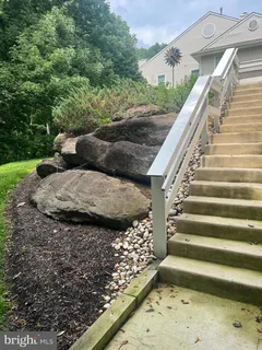 $374,999 | 56 Bayberry Court, Glen Mills, PA 19342