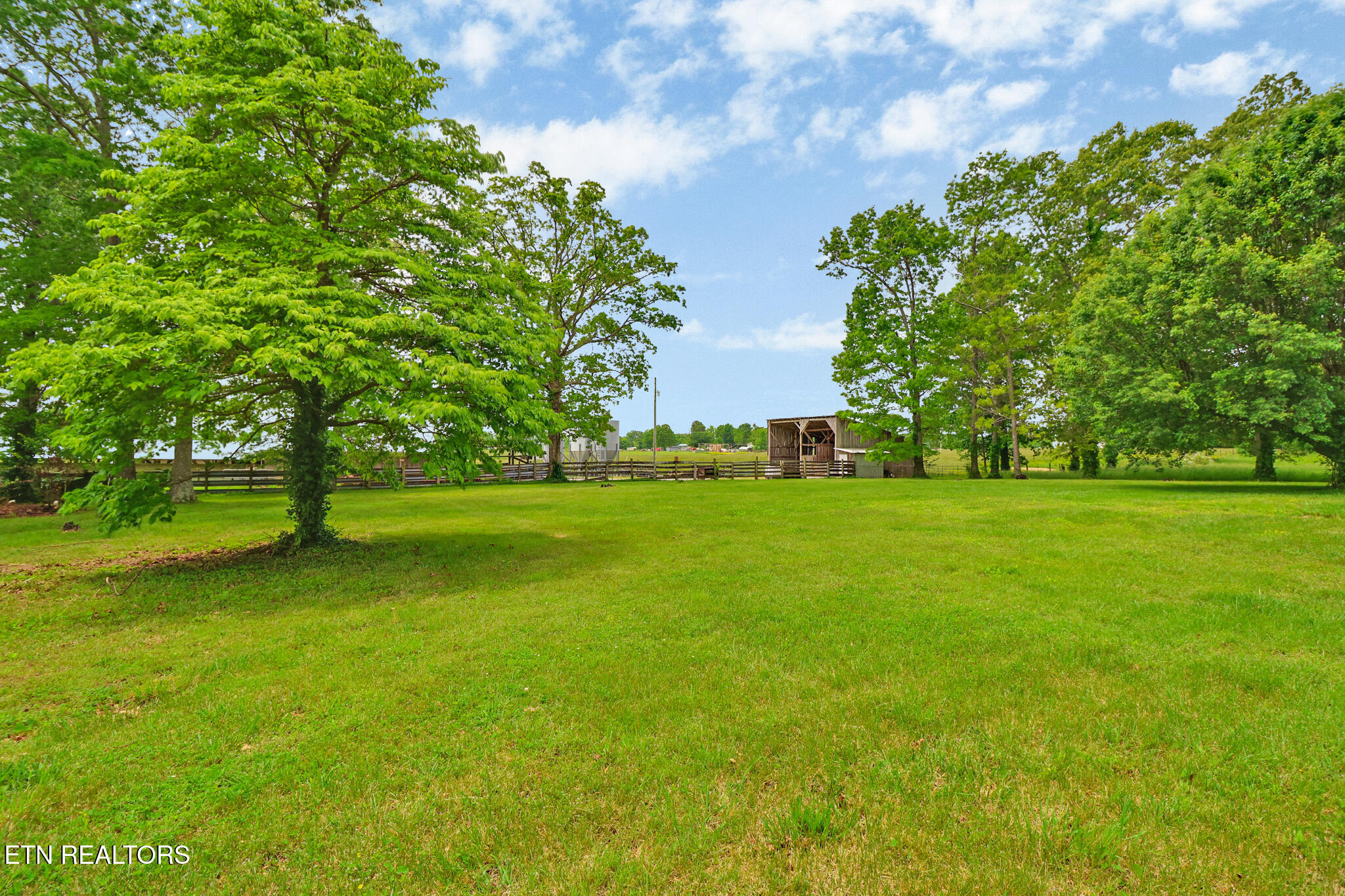 60 Greenview Lane Crossville, TN 38571 - Photo 17 of 37 if1a8126-if1a8130