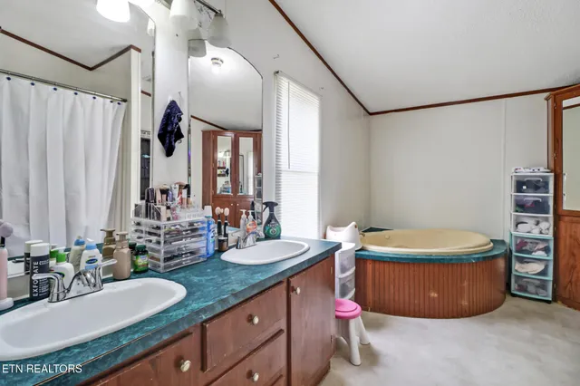 $389,990 | 60 Greenview Lane, Crossville, TN 38571