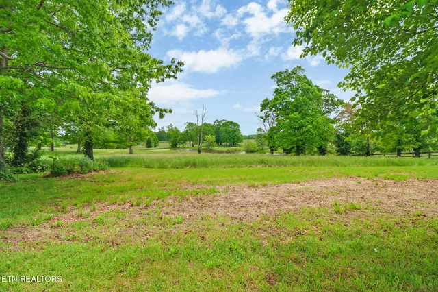 $389,990 | 60 Greenview Lane, Crossville, TN 38571