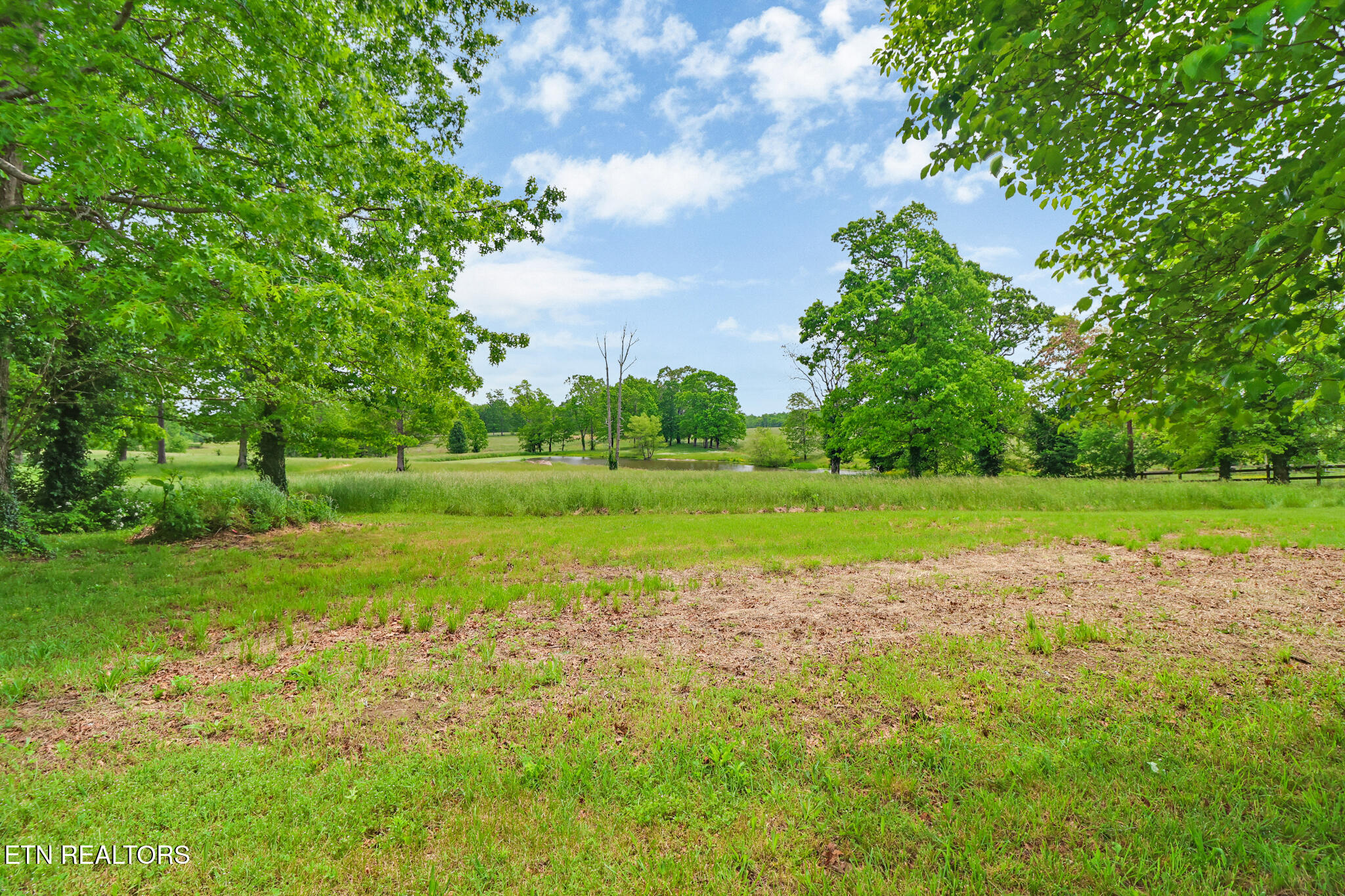 60 Greenview Lane Crossville, TN 38571 - Photo 5 of 37 if1a8121-if1a8125