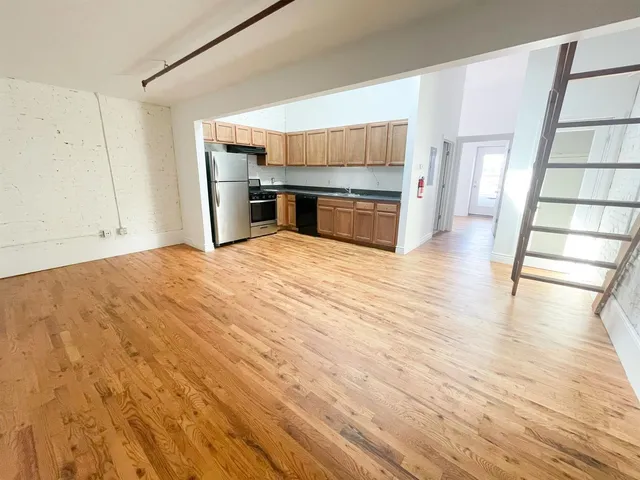 $1,700 | 208 West Michigan Avenue, Unit 3J, Ypsilanti, MI 48197