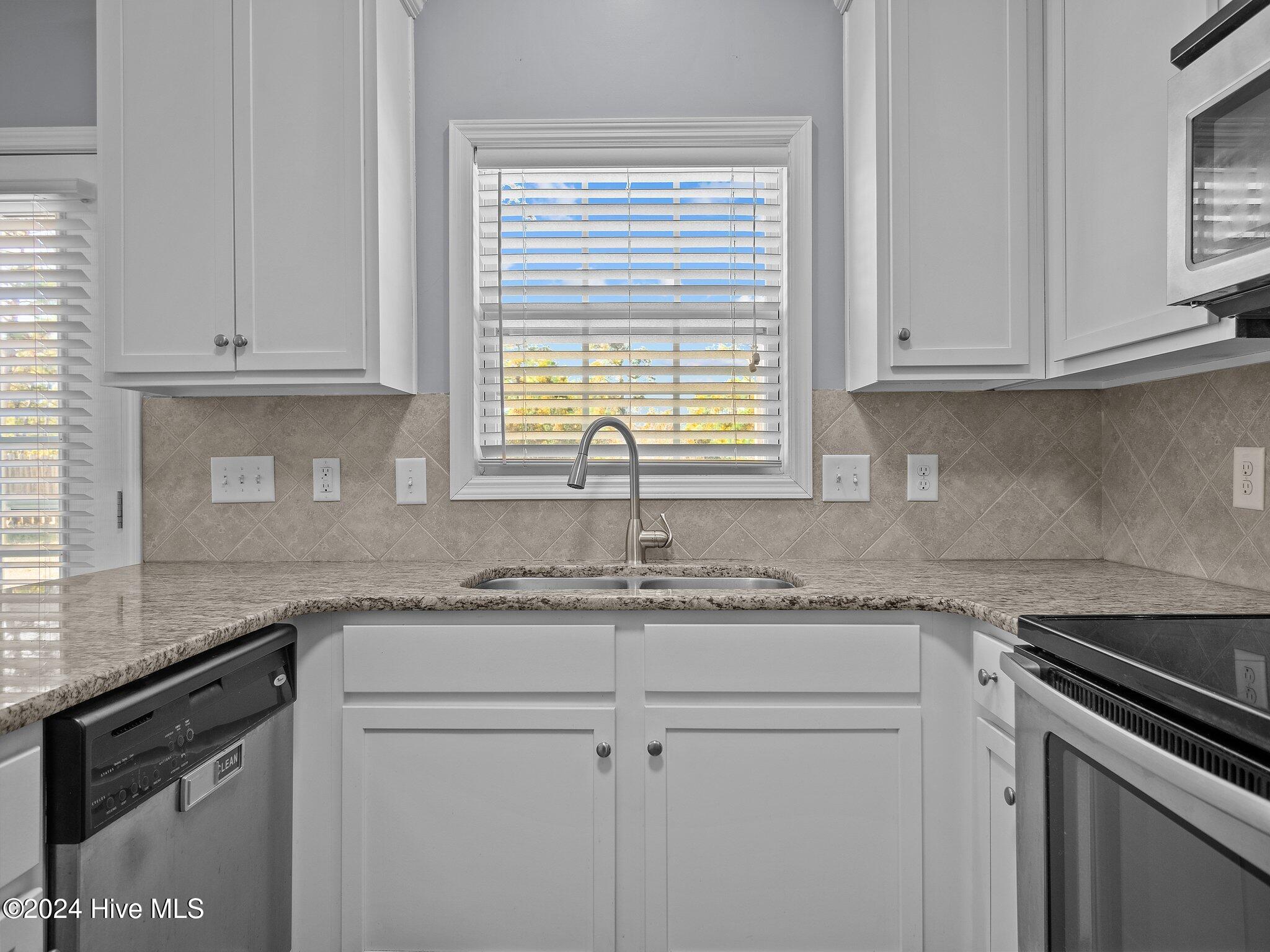 251 Inverness Drive Hubert, NC 28539 - Photo 11 of 39 251 Inverness Drive
