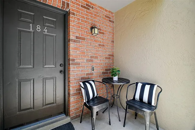 $329,000 | 184 Sandlewood Trail, Unit 2, Winter Park, FL 32789