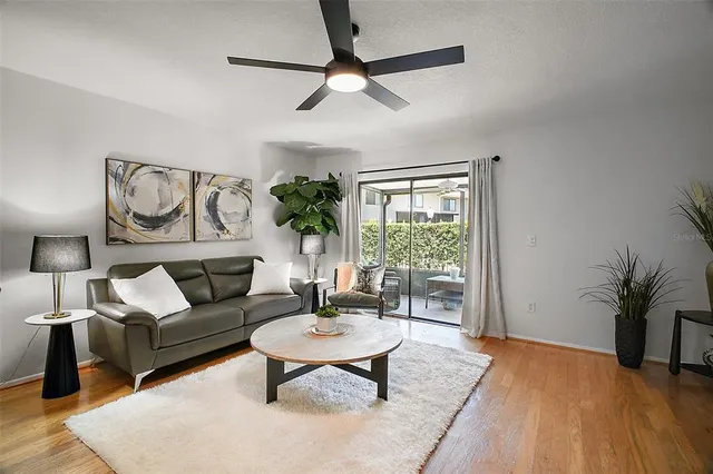 $329,000 | 184 Sandlewood Trail, Unit 2, Winter Park, FL 32789