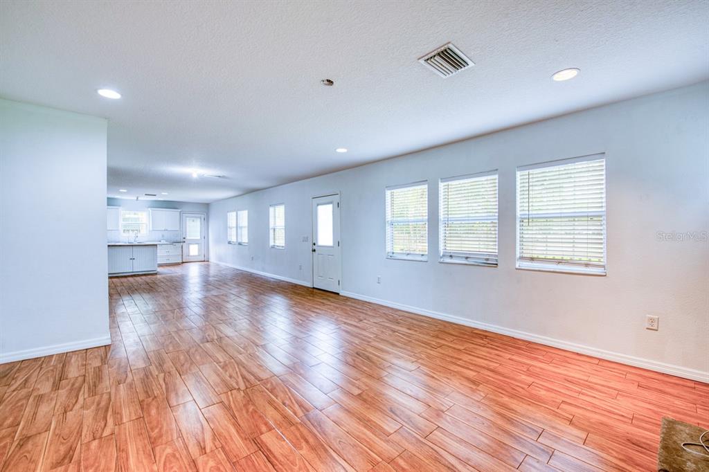 17321 Simmons Road Lutz, FL 33548 - Photo 5 of 40