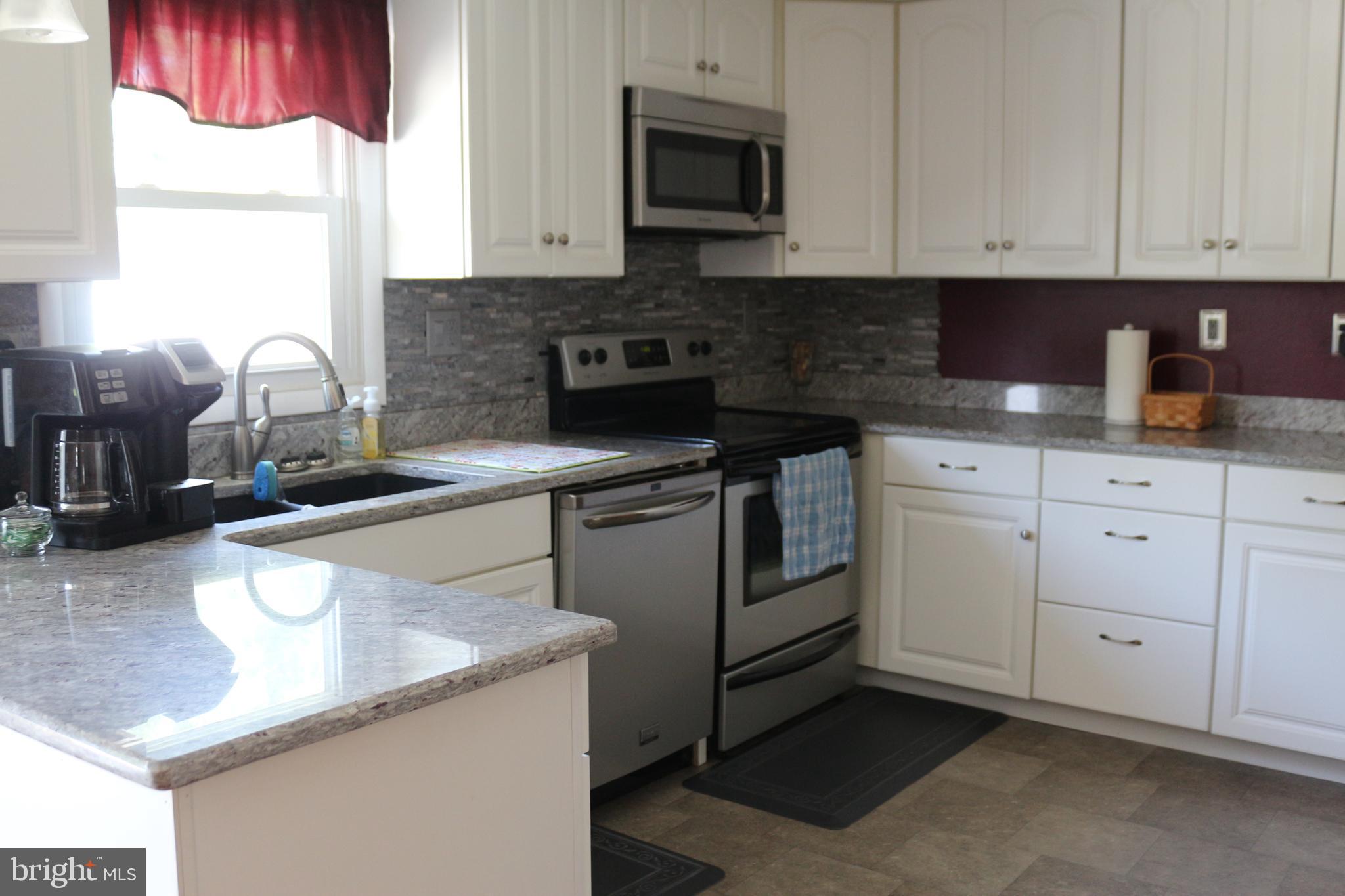 25230 Military Road Cascade, MD 21719 - Photo 3 of 14 Main level Kitchen