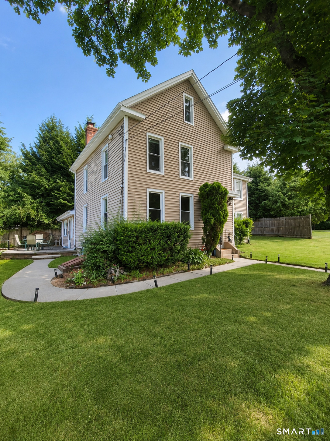 561 Hopewell Road Glastonbury, CT 06073 - Photo 1 of 21