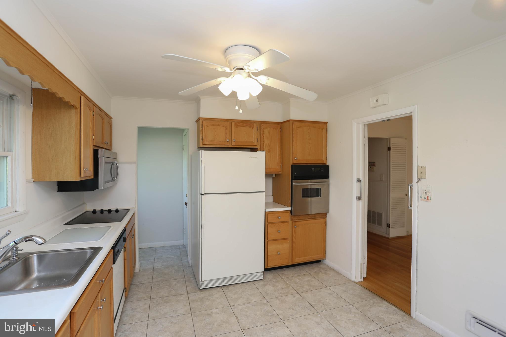 9008 Dunloggin Road Ellicott City, MD 21042 - Photo 9 of 35