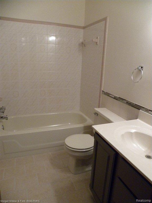 6966 Cranberry Lake Road Clarkston, MI 48348 - Photo 13 of 21 Guest Bath.jpg