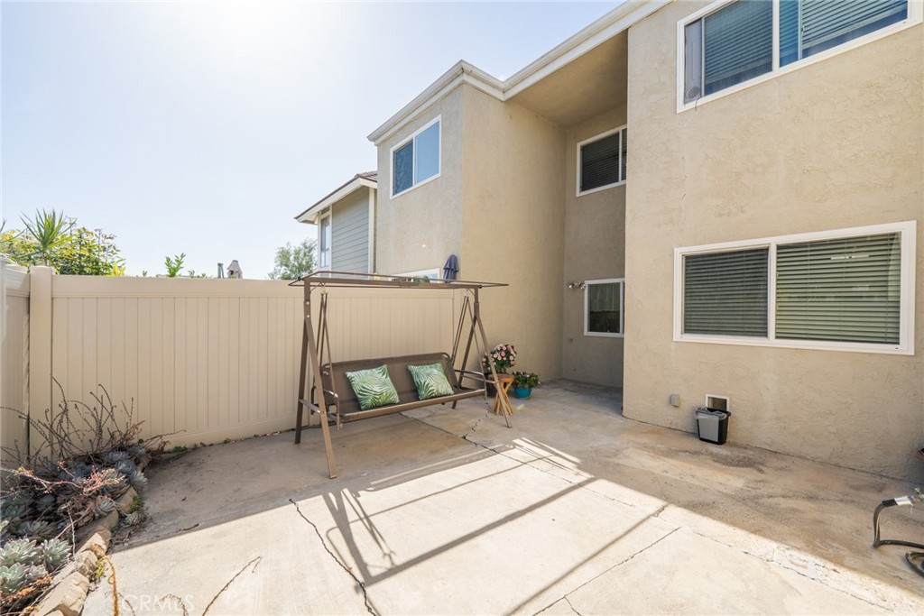 45 Oval Irvine, CA 92604 - Photo 5 of 40 a view of terrace with seating space