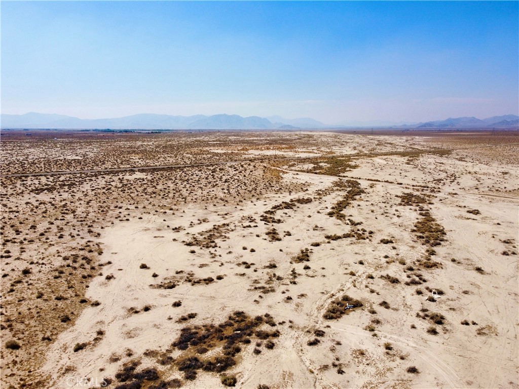 9 Camp Rock Road Lucerne Valley, CA 92356 - Photo 15 of 37 a view of an ocean