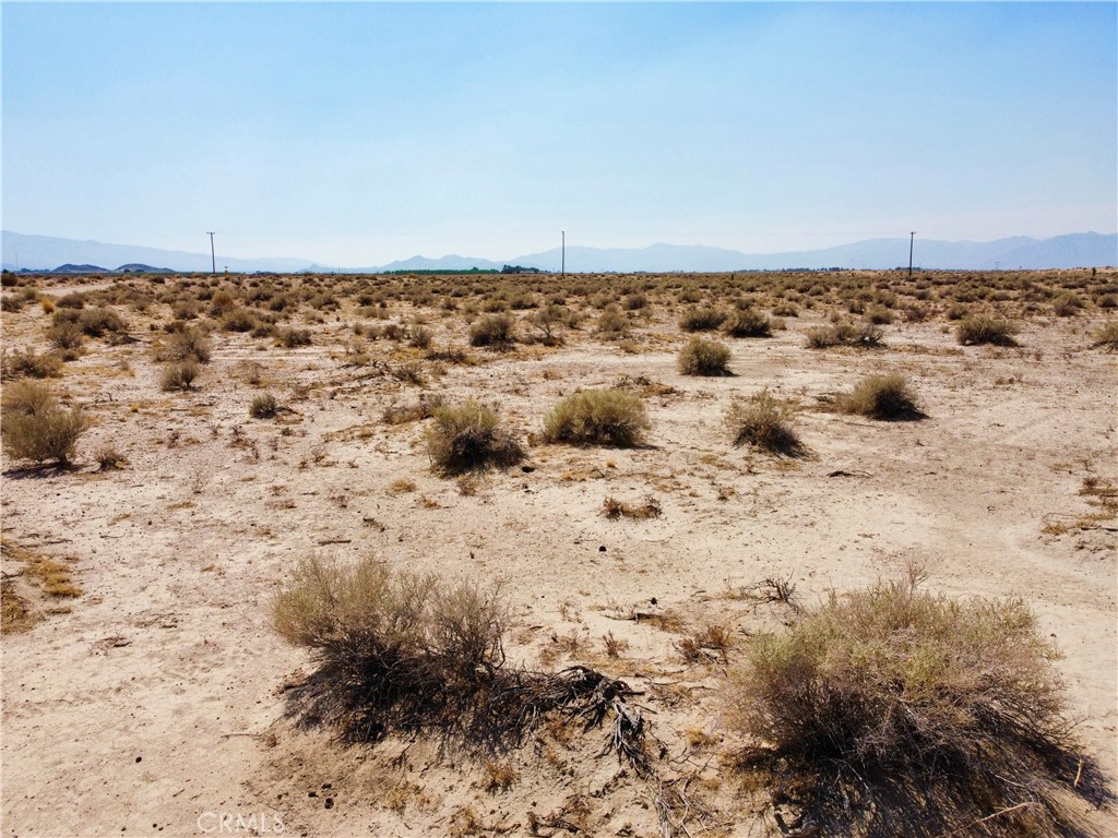 9 Camp Rock Road Lucerne Valley, CA 92356 - Photo 21 of 37 a view of lot of a beach