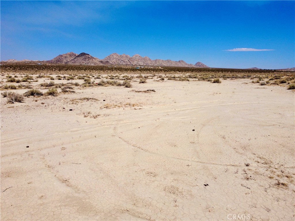 9 Camp Rock Road Lucerne Valley, CA 92356 - Photo 25 of 37 a view of ocean and mountain