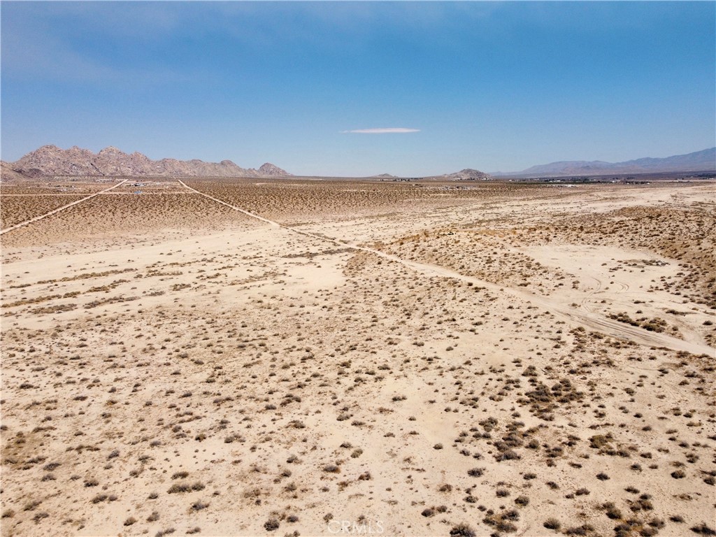 9 Camp Rock Road Lucerne Valley, CA 92356 - Photo 7 of 37 a view of ocean and mountain