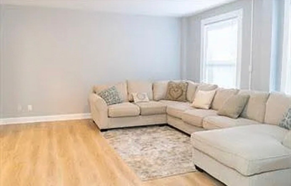 140 Chestnut Street, Unit 605 Springfield, MA 01103 - Photo 2 of 6