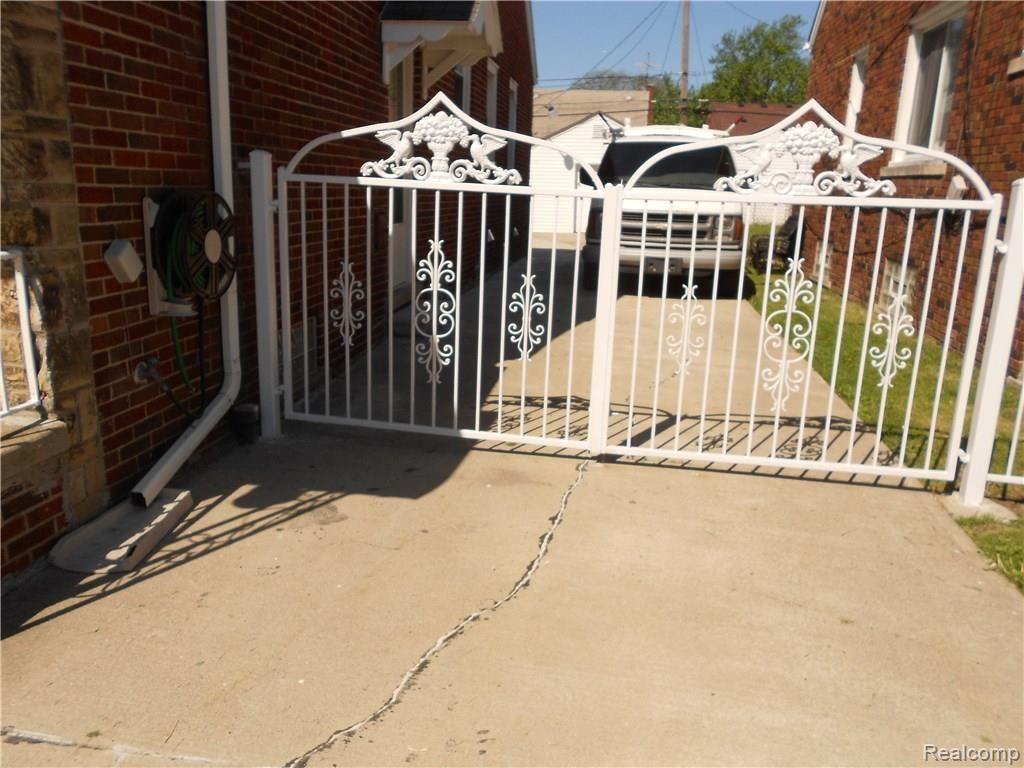 7733 Miller Road Dearborn, MI 48126 - Photo 45 of 45