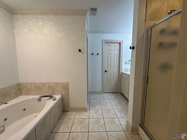 $2,350 | 17240 Rennes Drive, Prairieville, LA 70769