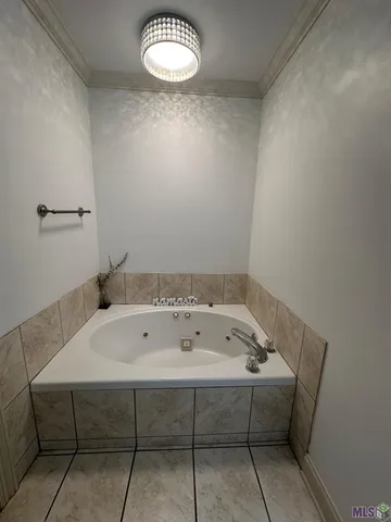 $2,350 | 17240 Rennes Drive, Prairieville, LA 70769