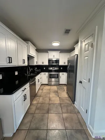 $2,350 | 17240 Rennes Drive, Prairieville, LA 70769