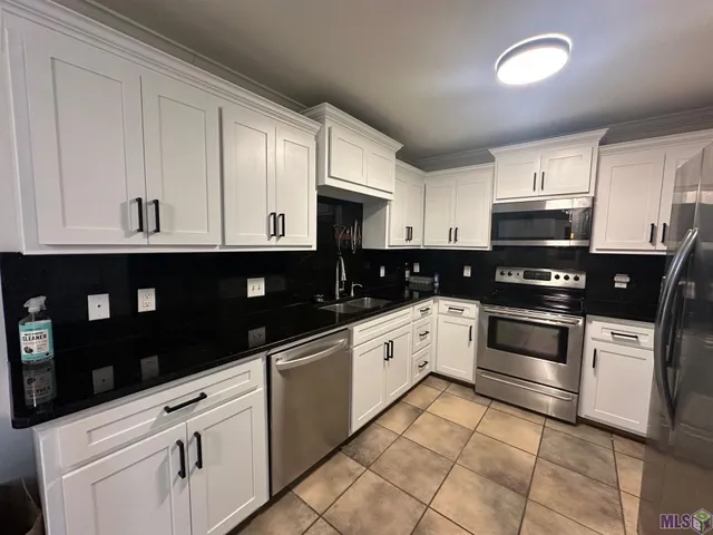 $2,350 | 17240 Rennes Drive, Prairieville, LA 70769